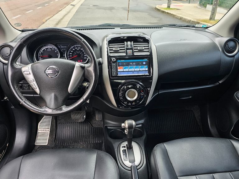 Nissan VERSA SL 1.6 16V FlexStart 4p Aut.