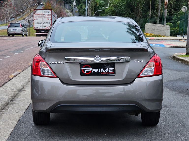Nissan VERSA SL 1.6 16V FlexStart 4p Aut.