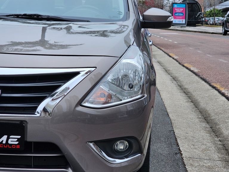 Nissan VERSA SL 1.6 16V FlexStart 4p Aut.