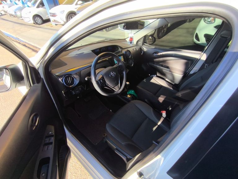 Toyota ETIOS X Plus 1.5 Flex 16V 5p Aut.