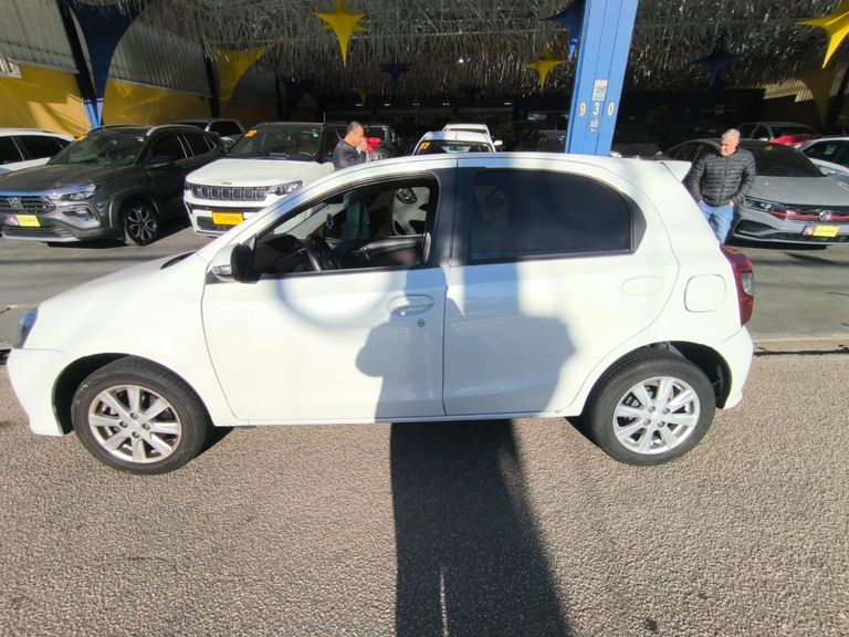 Toyota ETIOS X Plus 1.5 Flex 16V 5p Aut.