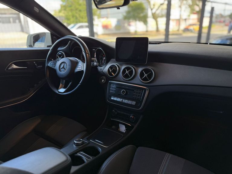 Mercedes CLA-200 Vision 1.6 TB 16V Flex Aut.