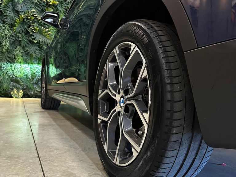 BMW X1 SDRIVE 20i X-Line 2.0 TB Active Flex