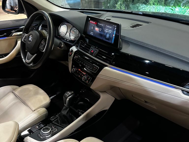 BMW X1 SDRIVE 20i X-Line 2.0 TB Active Flex