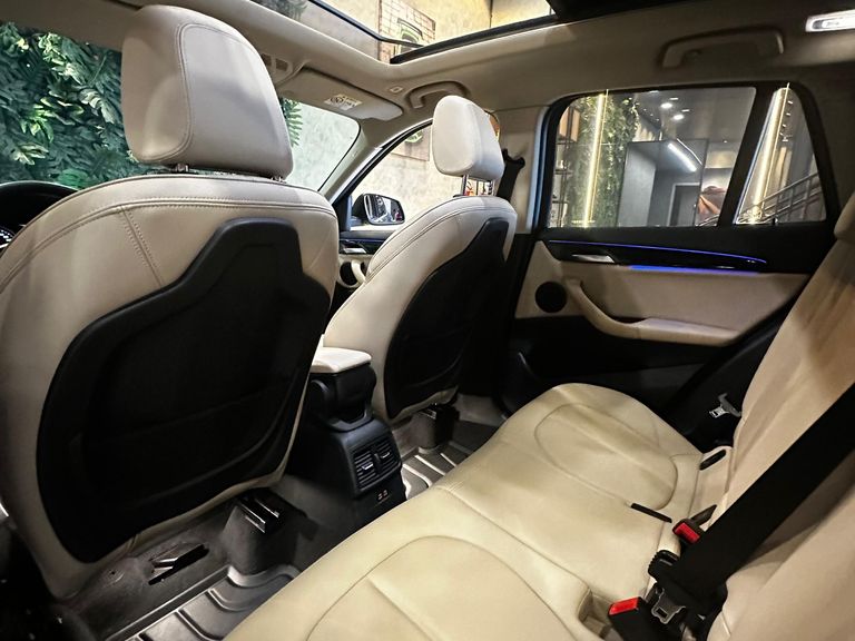 BMW X1 SDRIVE 20i X-Line 2.0 TB Active Flex