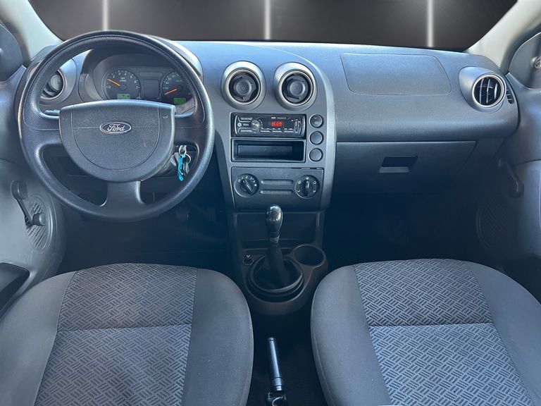 Ford Fiesta Sedan 1.0 8V Flex 4p