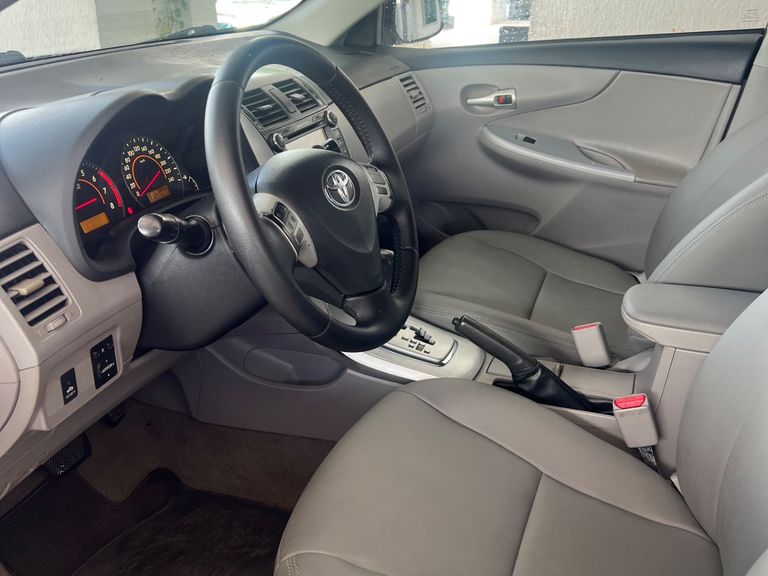 Toyota Corolla XEi 2.0 Flex 16V Aut.