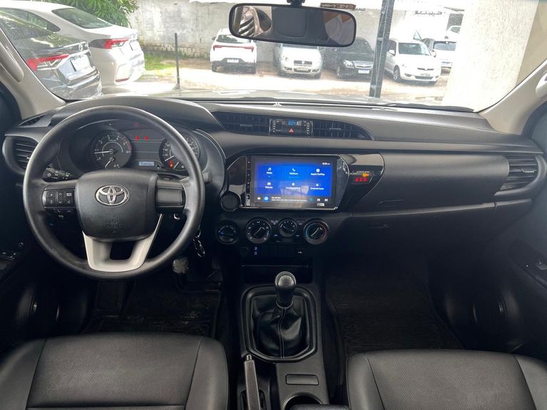 Toyota Hilux CD 4x4 2.8 Diesel Mec.