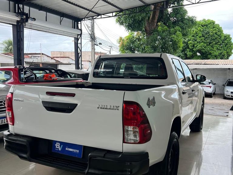 Toyota Hilux CD 4x4 2.8 Diesel Mec.