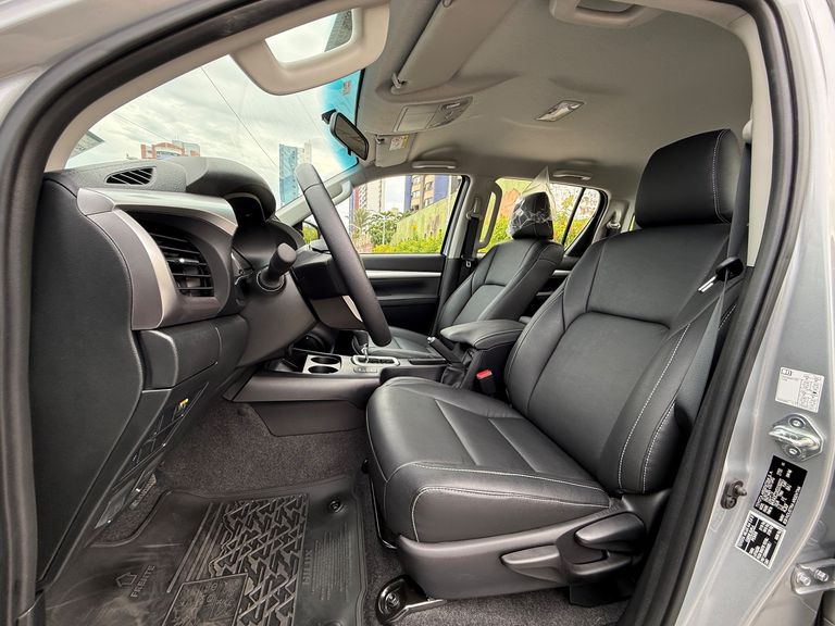 Toyota Hilux CD SR 4x4 2.8 TDI Diesel Aut.