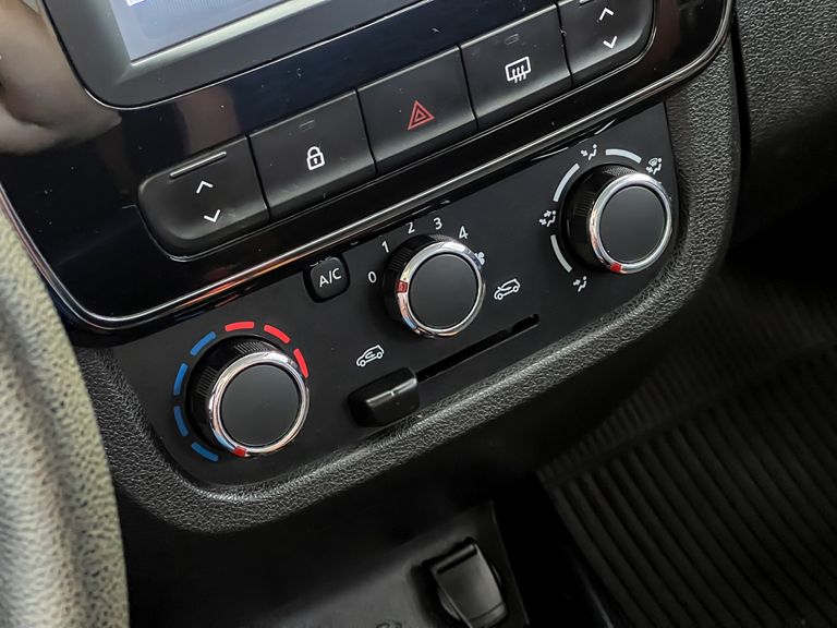 Renault KWID OUTSIDER 1.0 Flex 12V 5p Mec.