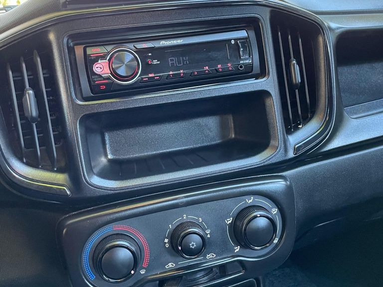Fiat Strada Freedom 1.3 Flex 8V CD