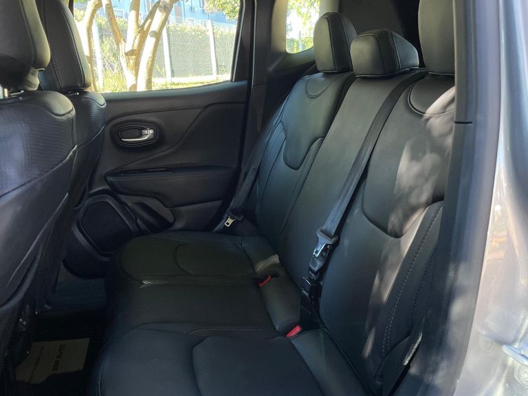 Jeep Renegade Sport T270 1.3 TB 4x2 Flex Aut.
