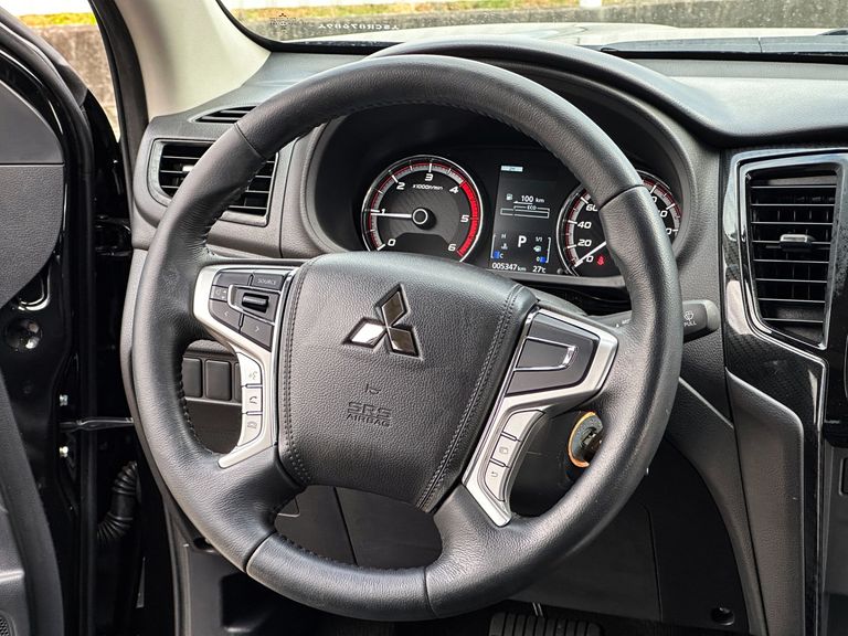 Mitsubishi L200 Tri. S. Outd. Plus 2.4 4x4 Die. Aut