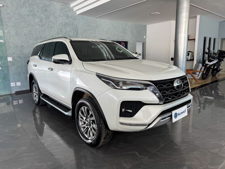 Toyota Hilux SW4 SRX 4x4 2.8 TDI 16V Dies. Aut.