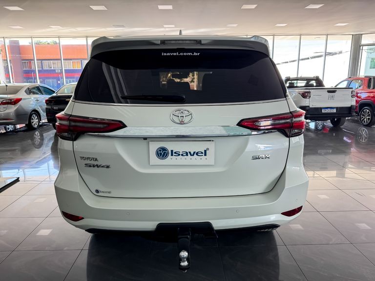 Toyota Hilux SW4 SRX 4x4 2.8 TDI 16V Dies. Aut.