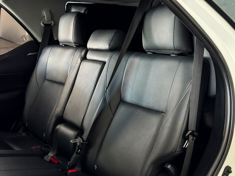 Toyota Hilux SW4 SRX 4x4 2.8 TDI 16V Dies. Aut.