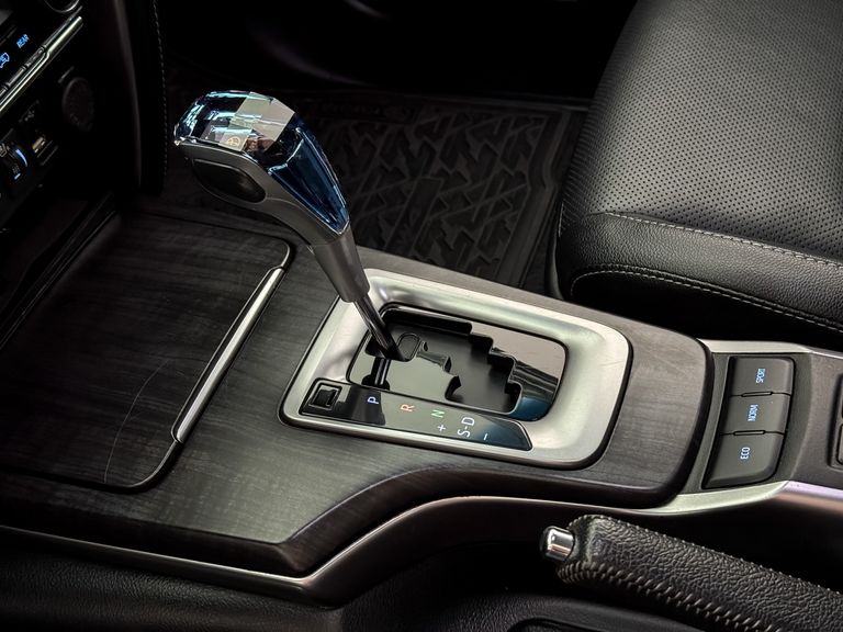 Toyota Hilux SW4 SRX 4x4 2.8 TDI 16V Dies. Aut.