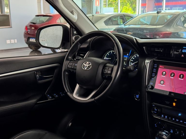 Toyota Hilux SW4 SRX 4x4 2.8 TDI 16V Dies. Aut.