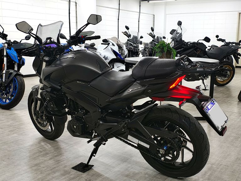 BAJAJ DOMINAR 400 