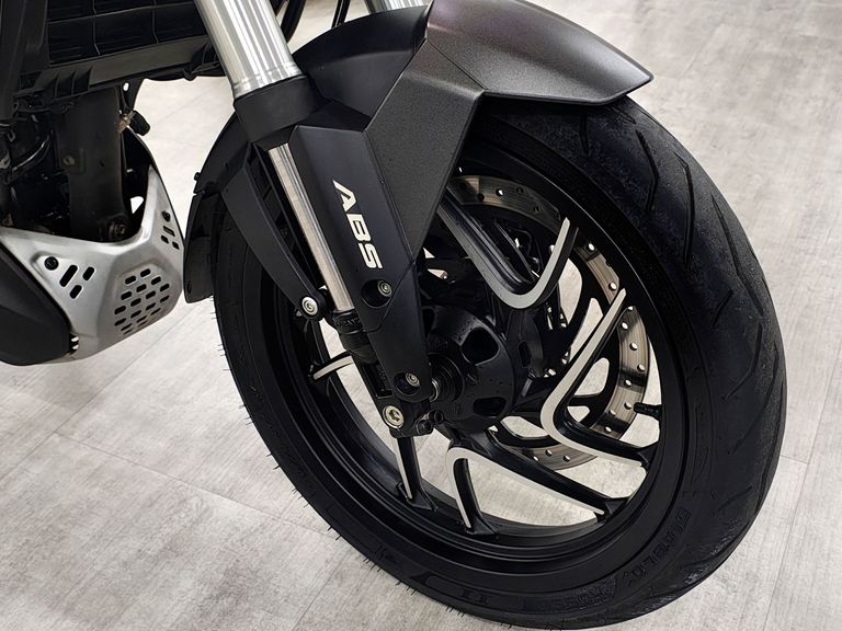 BAJAJ DOMINAR 400 