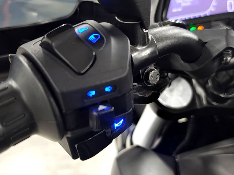 BAJAJ DOMINAR 400 