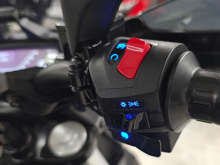 BAJAJ DOMINAR 400 