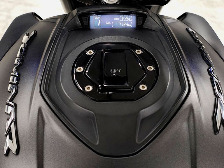 BAJAJ DOMINAR 400 
