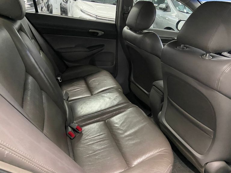 Honda Civic Sedan LXS 1.8/1.8 Flex 16V Aut. 4p