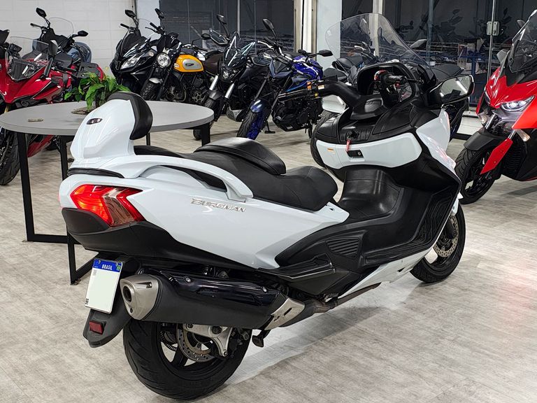 SUZUKI BURGMAN 650 EXECUTIVE/ 650