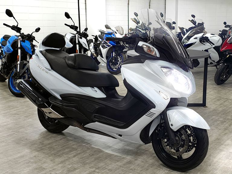 SUZUKI BURGMAN 650 EXECUTIVE/ 650