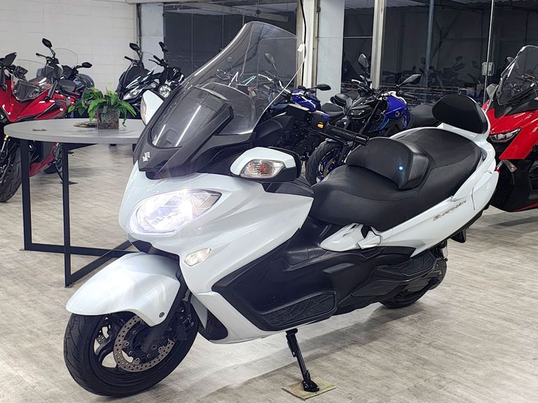 SUZUKI BURGMAN 650 EXECUTIVE/ 650