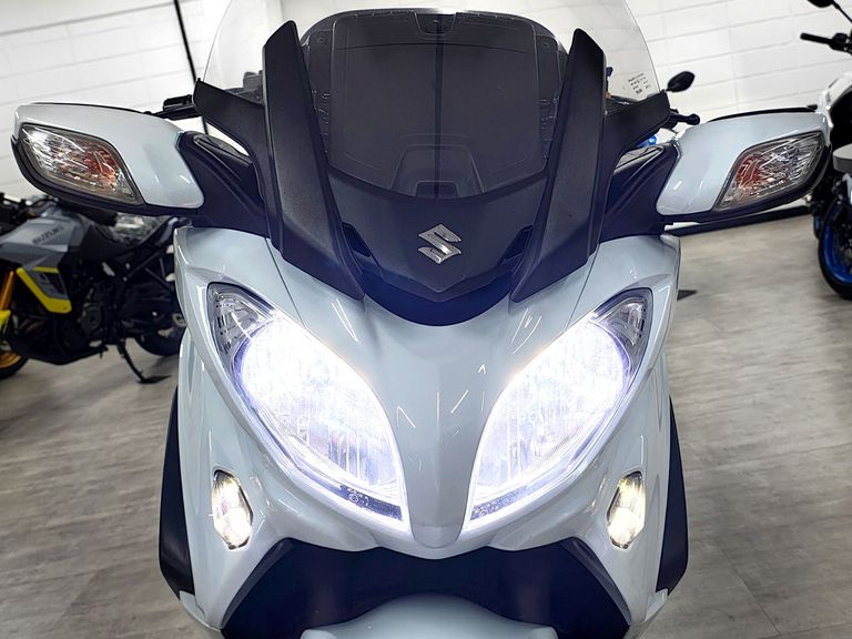 SUZUKI BURGMAN 650 EXECUTIVE/ 650