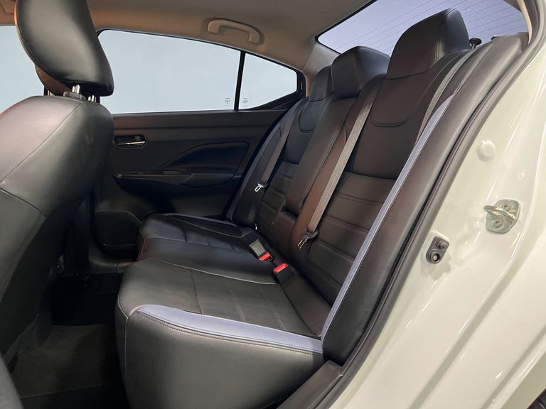 Nissan VERSA Exclusive 1.6 16V Flex Aut.