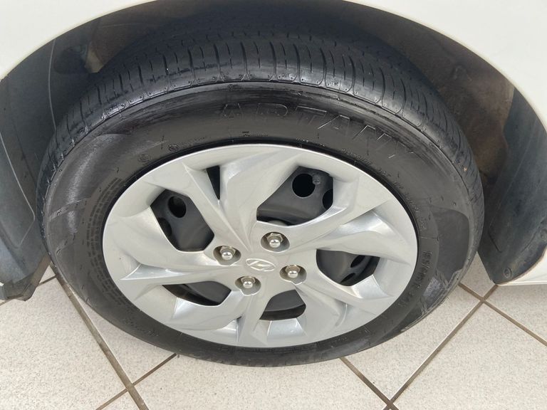 Hyundai HB20S Comfort Plus 1.0 Flex 12V Mec.