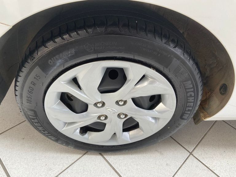 Hyundai HB20S Comfort Plus 1.0 Flex 12V Mec.