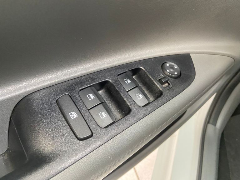 Hyundai HB20S Comfort Plus 1.0 Flex 12V Mec.