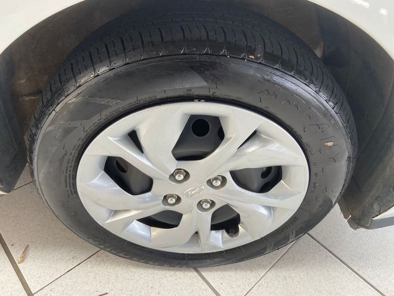Hyundai HB20S Comfort Plus 1.0 Flex 12V Mec.
