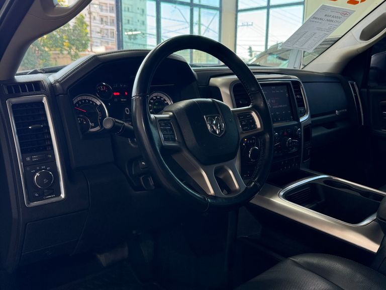 RAM CLASSIC LARAMIE 5.7 CD V8 4X4 Aut.