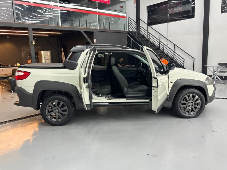 Fiat Strada Adv.Ext./ Ext. 1.8 LOCKER Flex CD