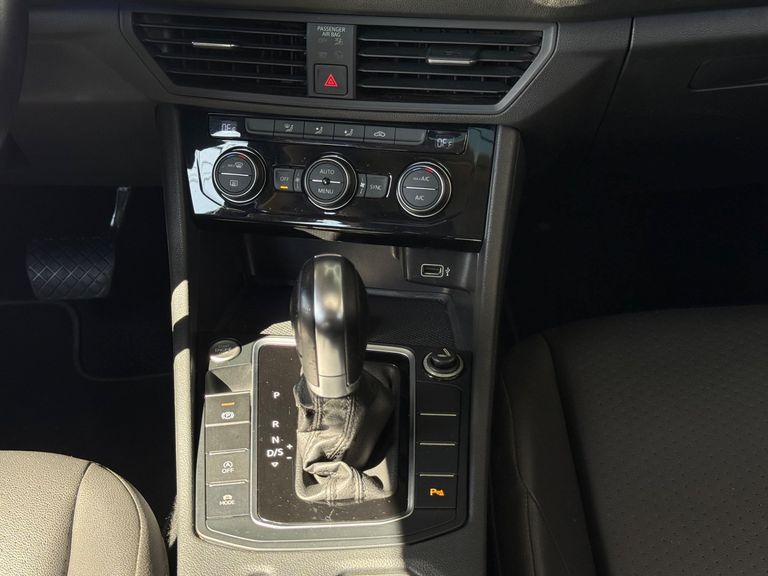 VolksWagen JETTA Comfort. 250 TSI 1.4 Flex 16v Aut.