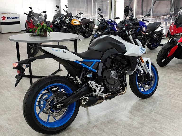SUZUKI GSX-8S