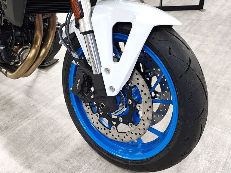 SUZUKI GSX-8S