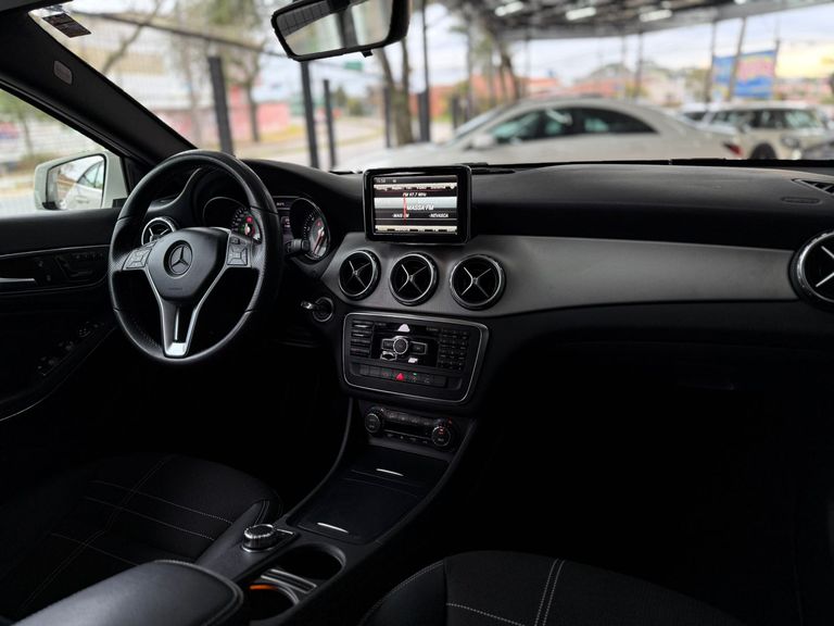 Mercedes GLA 200 Vision 1.6/1.6 TB 16V Flex Aut.