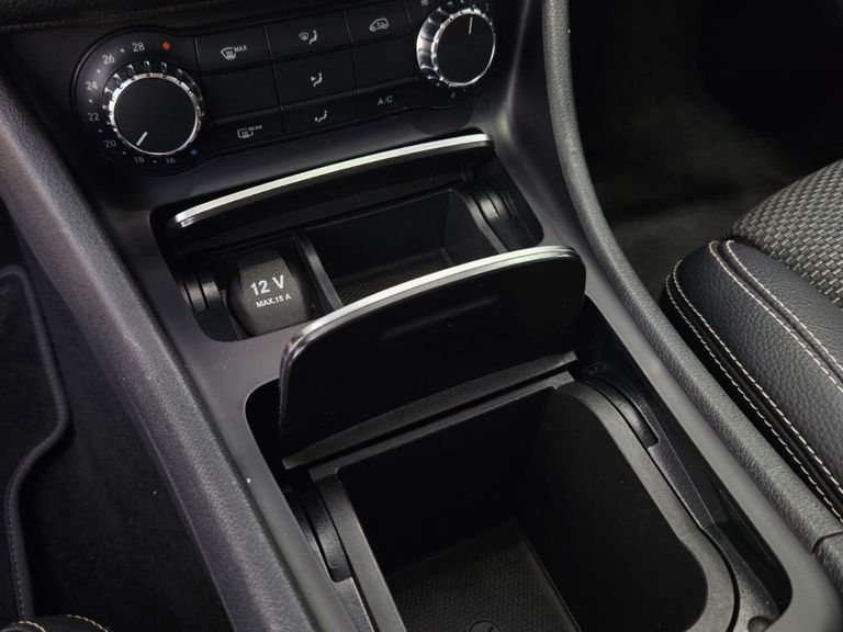 Mercedes CLA-180 1.6 16V 122cv Aut.