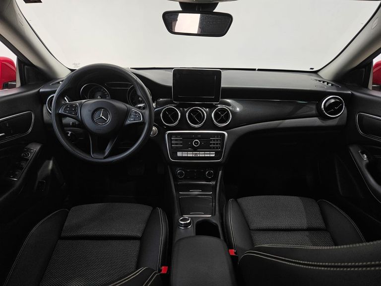 Mercedes CLA-180 1.6 16V 122cv Aut.