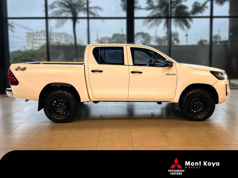 Toyota Hilux CD 4x4 2.8 Diesel Mec.
