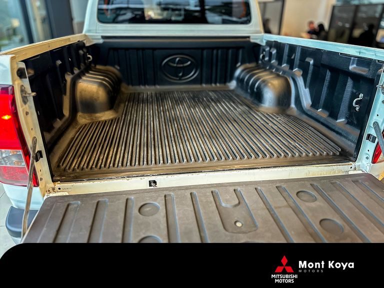 Toyota Hilux CD 4x4 2.8 Diesel Mec.