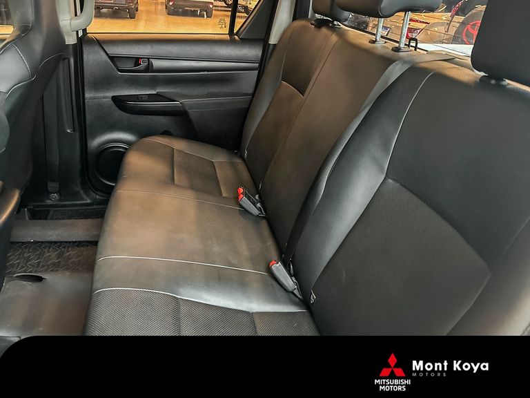 Toyota Hilux CD 4x4 2.8 Diesel Mec.