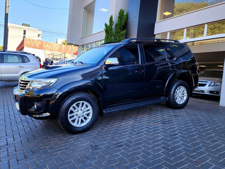 Toyota Hilux SW4 SRV D4-D 4x4 3.0 TDI Dies. Aut